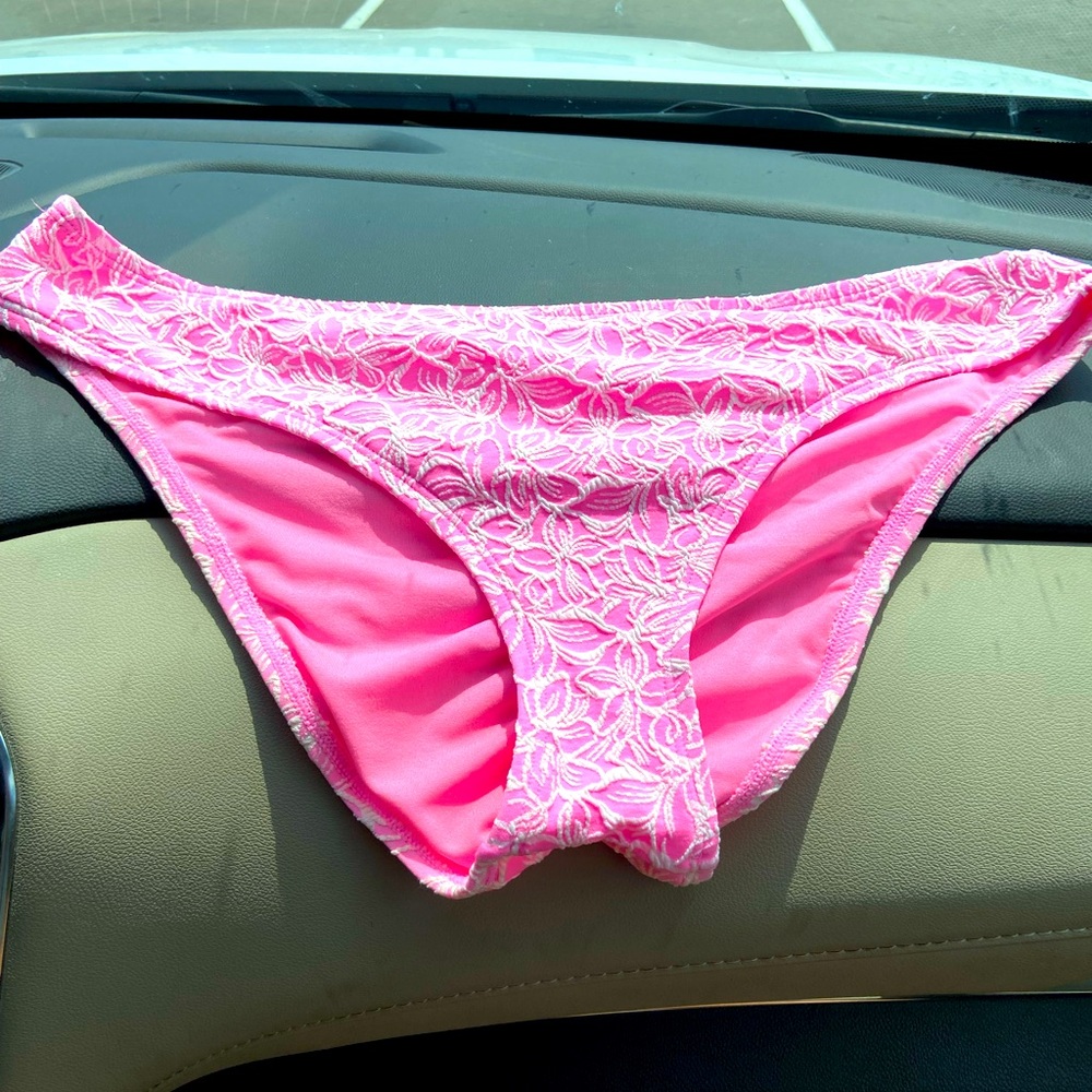 XXL Ninety-Nine swim bottoms.